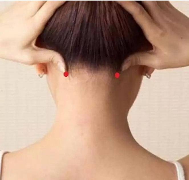 Massage: bí quyết cho giấc ngủ sâu 4 cách tự massage huyệt phong trì